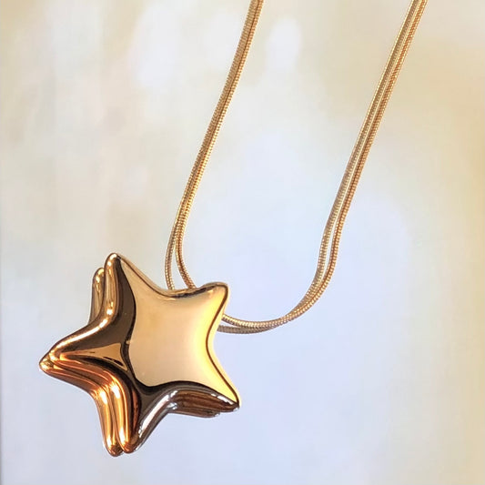 Star necklace - gold tone