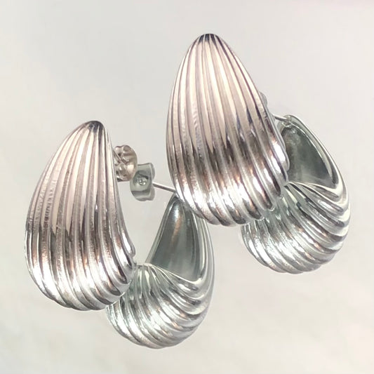 Rigged tear drop earrings - silver style